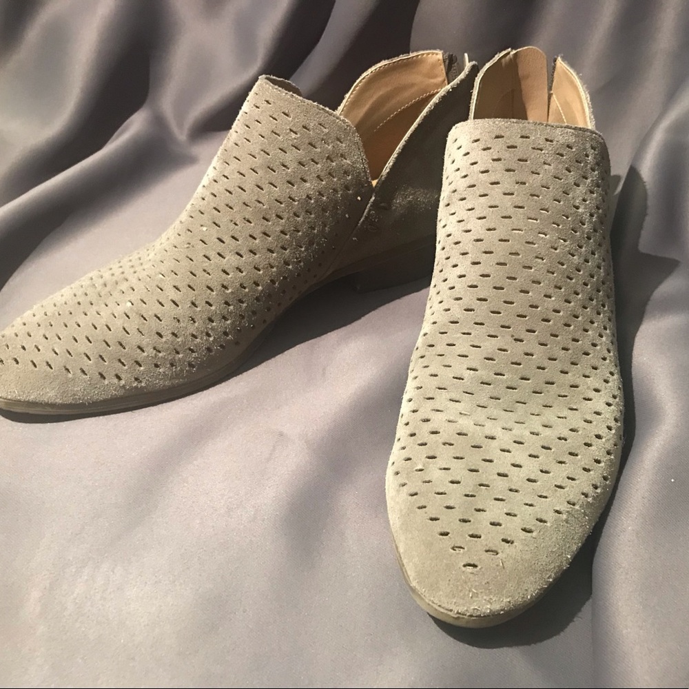 Kenneth Cole Reaction suede booties